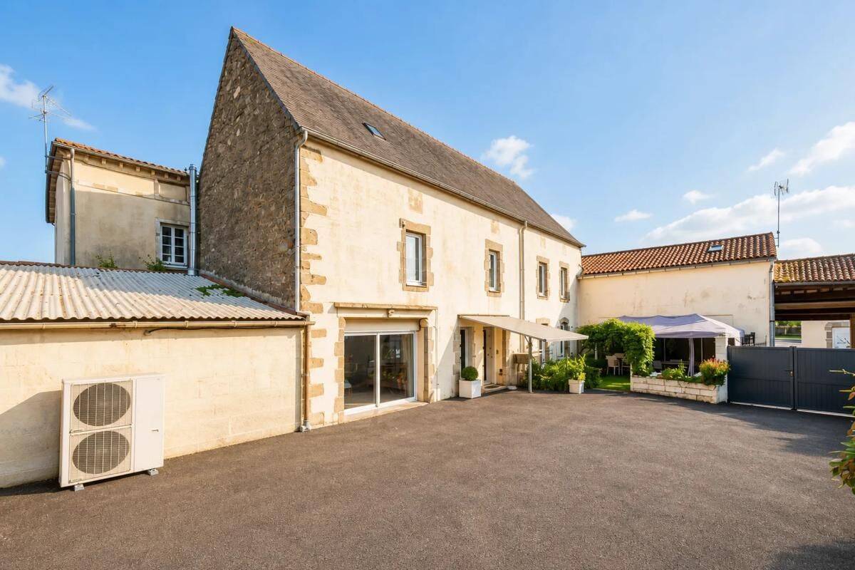 Maison 6 pièces 178 m² · à Saint-Pierre-du-Chemin · 178 m² · 199 000 €
