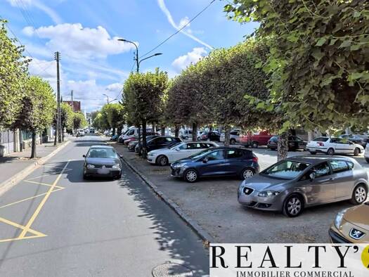 Boutique à louer 4 980 € 630 m² de surface de vente Centre Ville Corbeil-Essonnes 91100