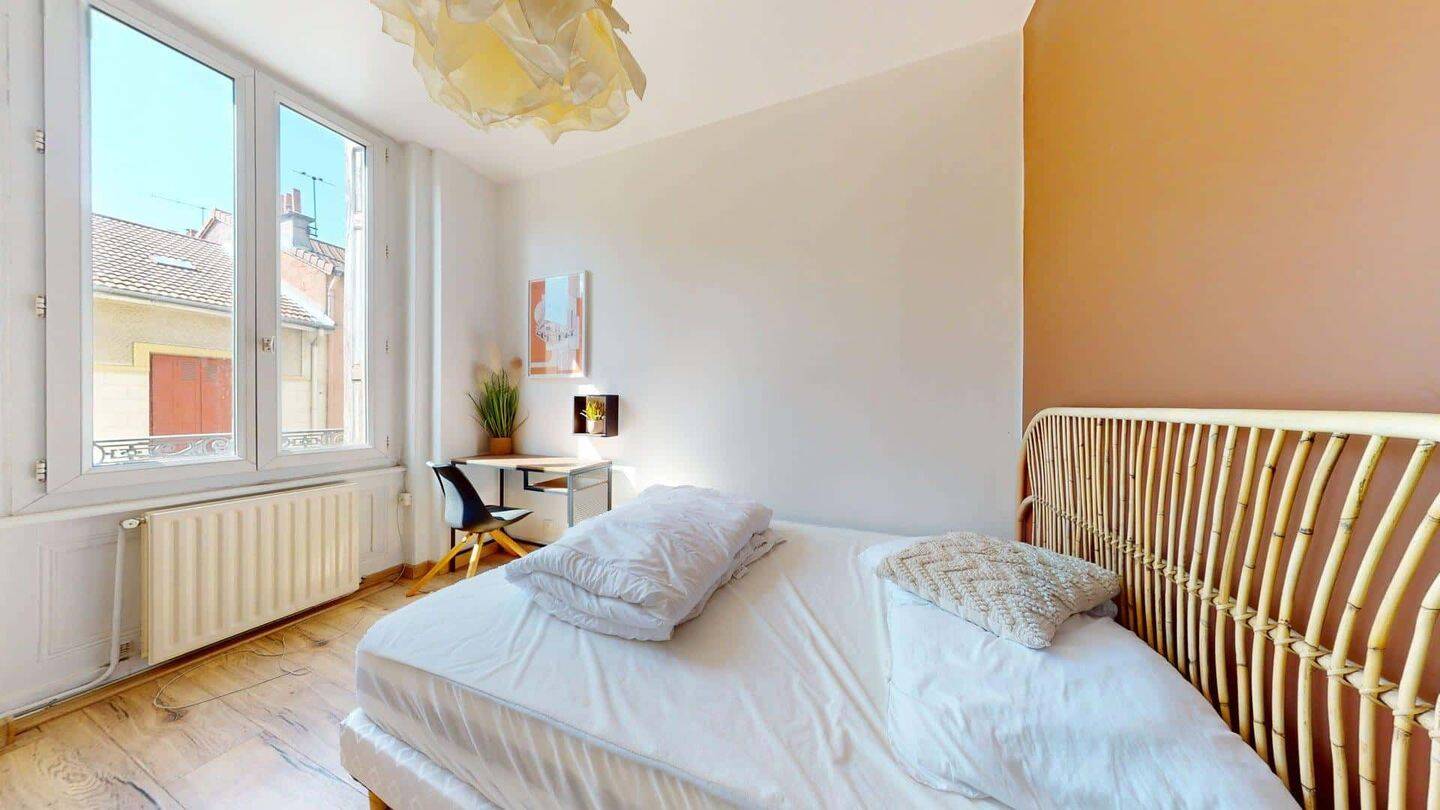 Appartement 1 pièce 15 m² · à Saint-Étienne · 15 m² · 310 €/mois