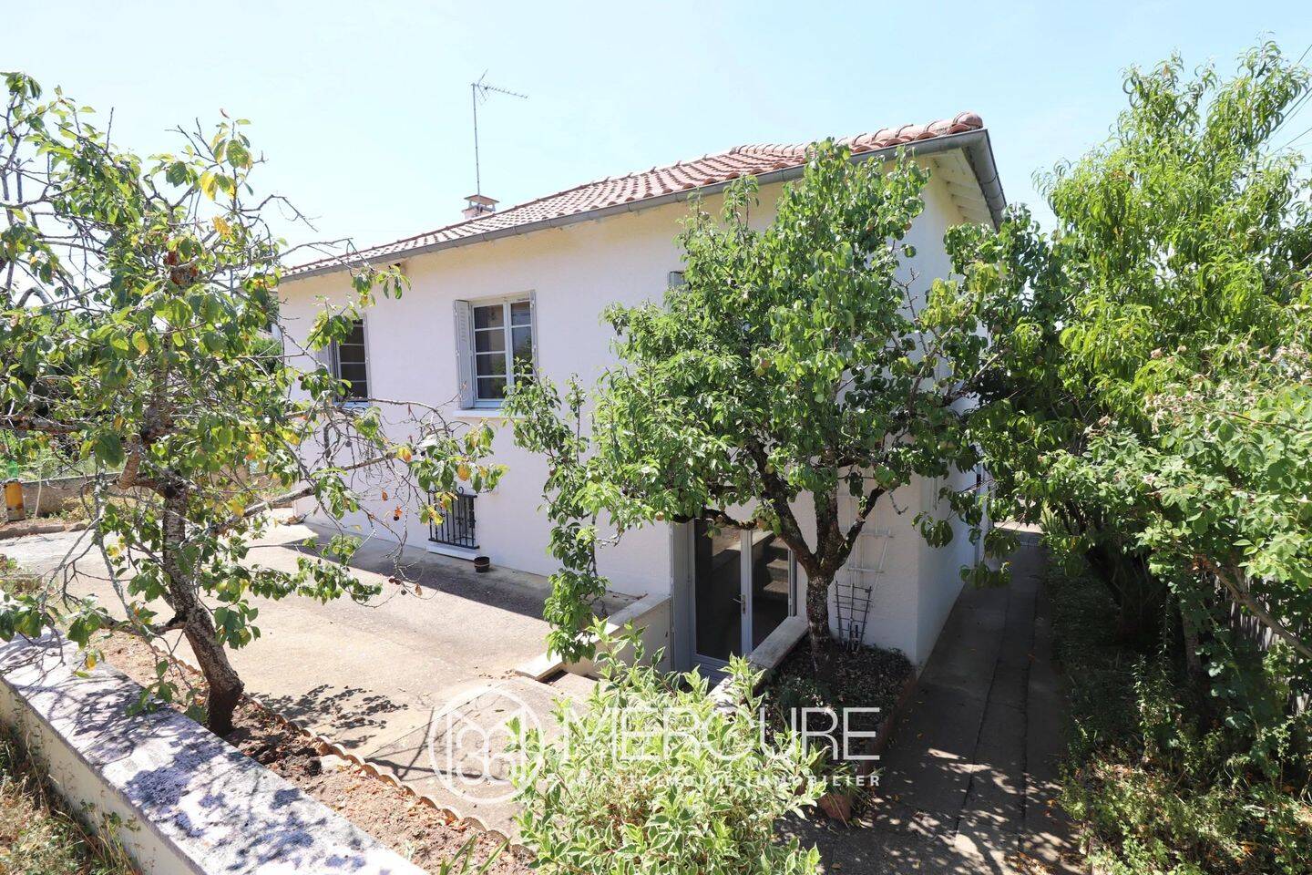 Maison 8 pièces 134 m² · à Poitiers · 134 m² · 180 000 €