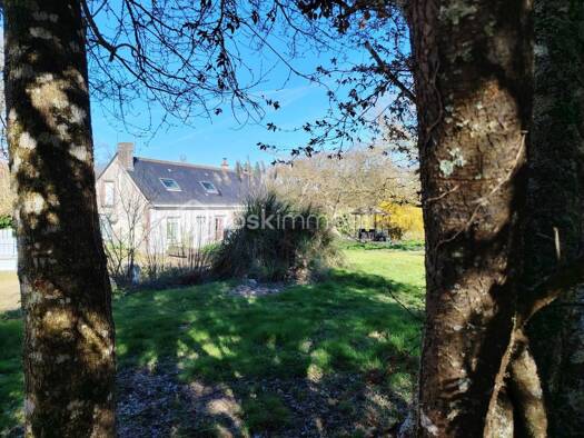 Maison à vendre 230 000 € 6 pièces 3 chambres 105 m² 4 447 m² de terrain Crotelles 37380