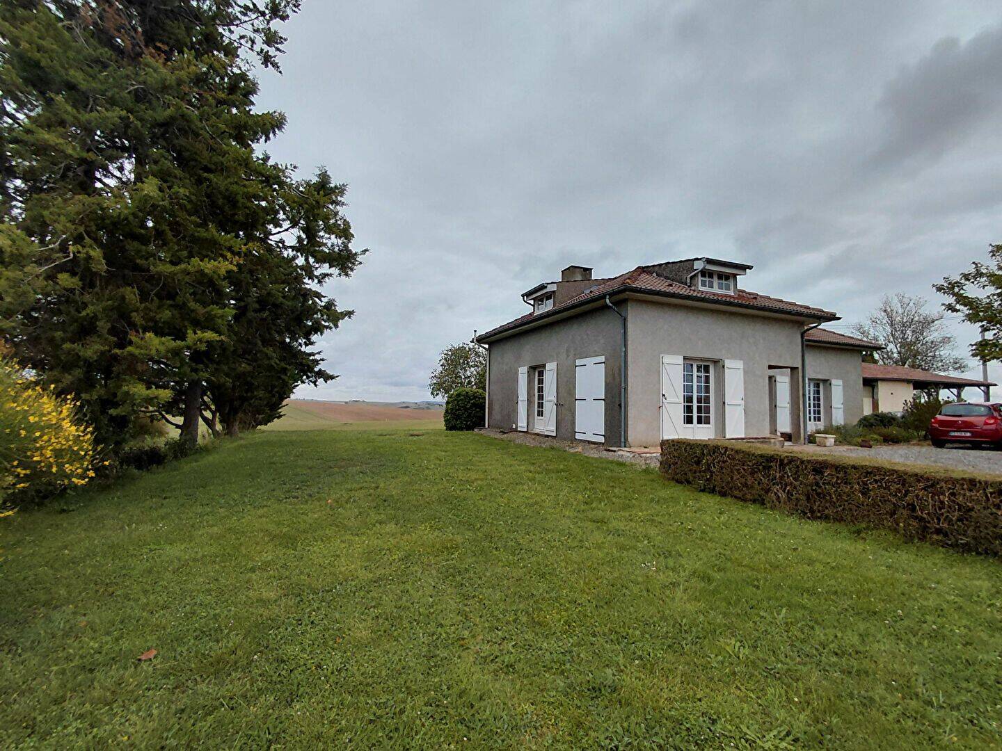 Maison 8 pièces 171 m² · à Marquefave · 171 m² · 380 000 €
