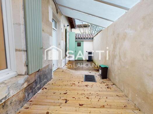 Maison de plain-pied à vendre 142 000 € 3 pièces 2 chambres 57 m² 98 m² de terrain Hôtel de Ville Cognac 16100