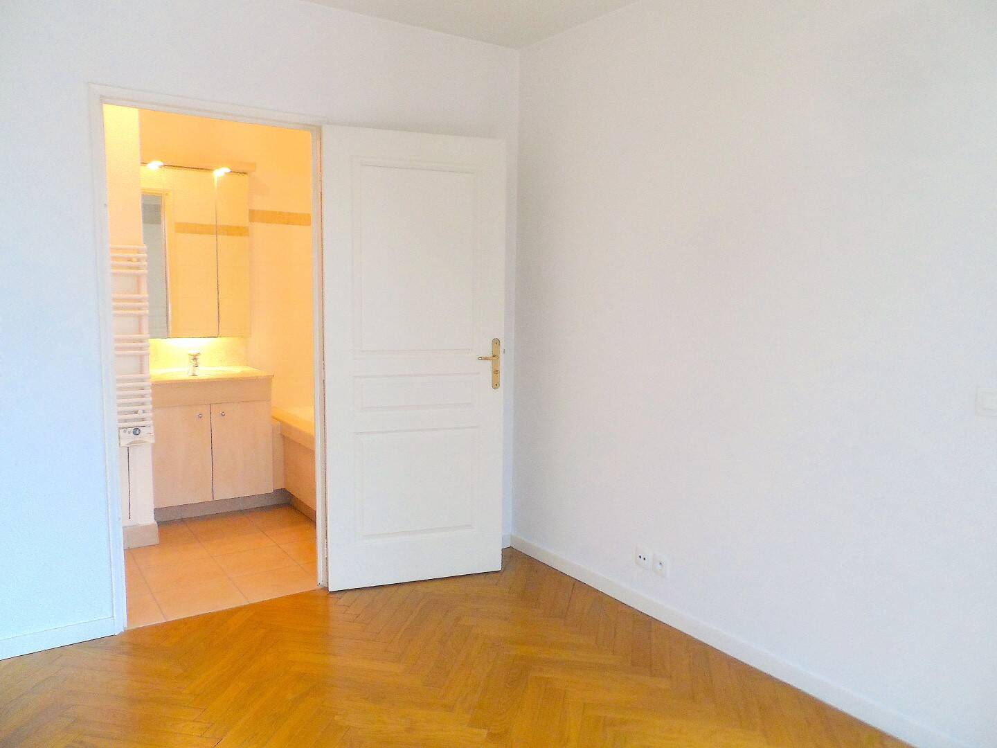 Appartement 2 pièces 40 m² · à Courbevoie · 40,3 m² · 1 300 €