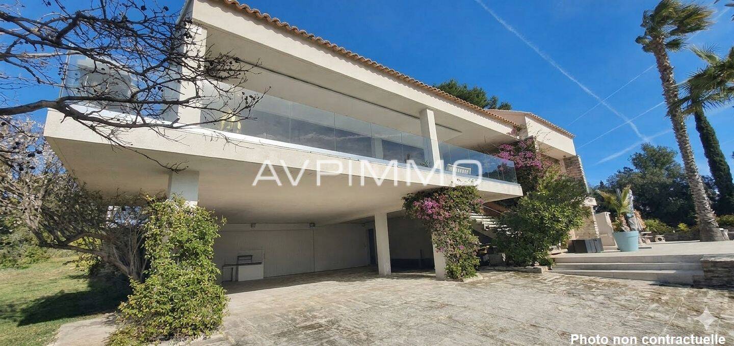 Maison 7 pièces 346 m² · à La Ciotat · 346 m² · 2 490 000 €