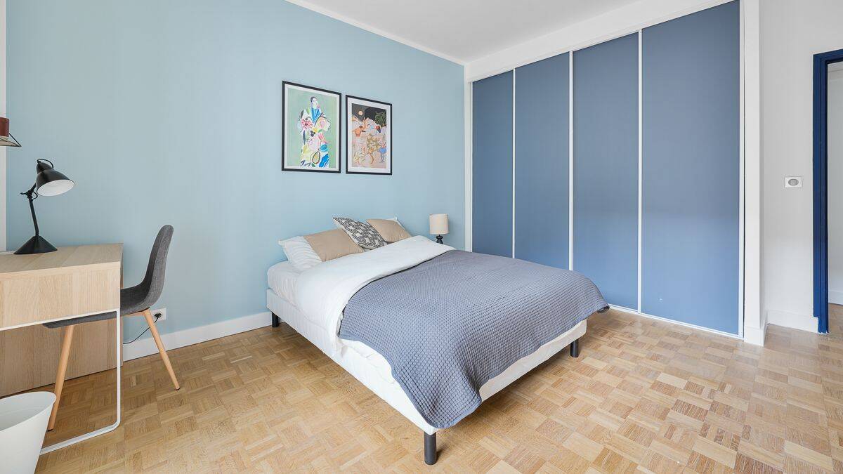 1 pièce 16 m² · à Paris 16ème Arrondissement · 16,3 m² · 1 300 €/mois