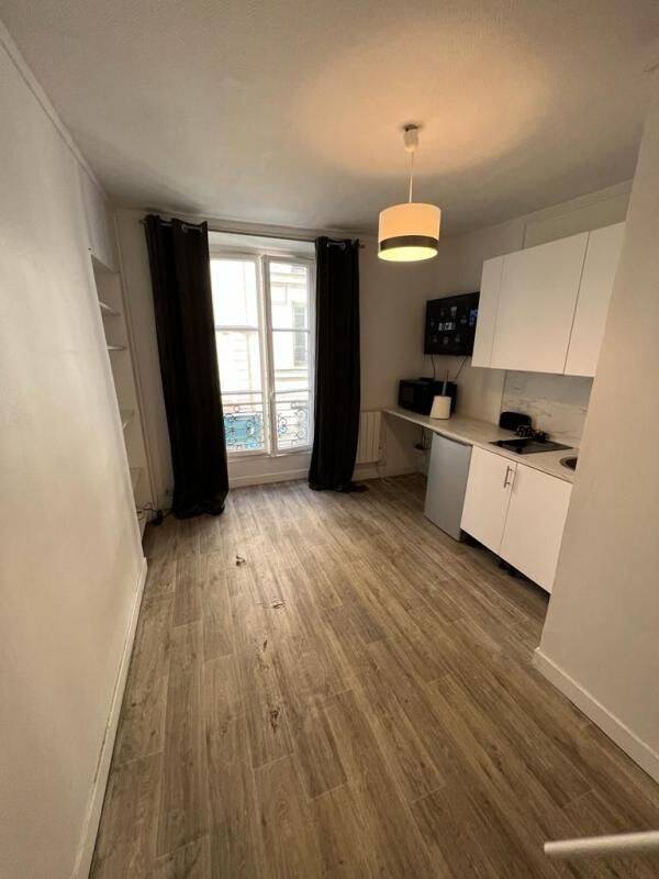 Appartement 1 pièce 13 m² · à Paris 10ème Arrondissement · 13,2 m² · 800 €/mois