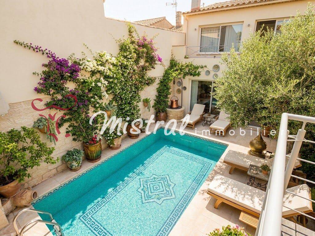 Maison 6 pièces 130 m² · à Aigues-Mortes · 129,6 m² · 749 000 €