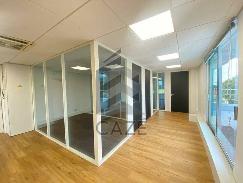 Espace bureau à vendre 472 500 € 136 m² de bureaux Bordeaux 33300