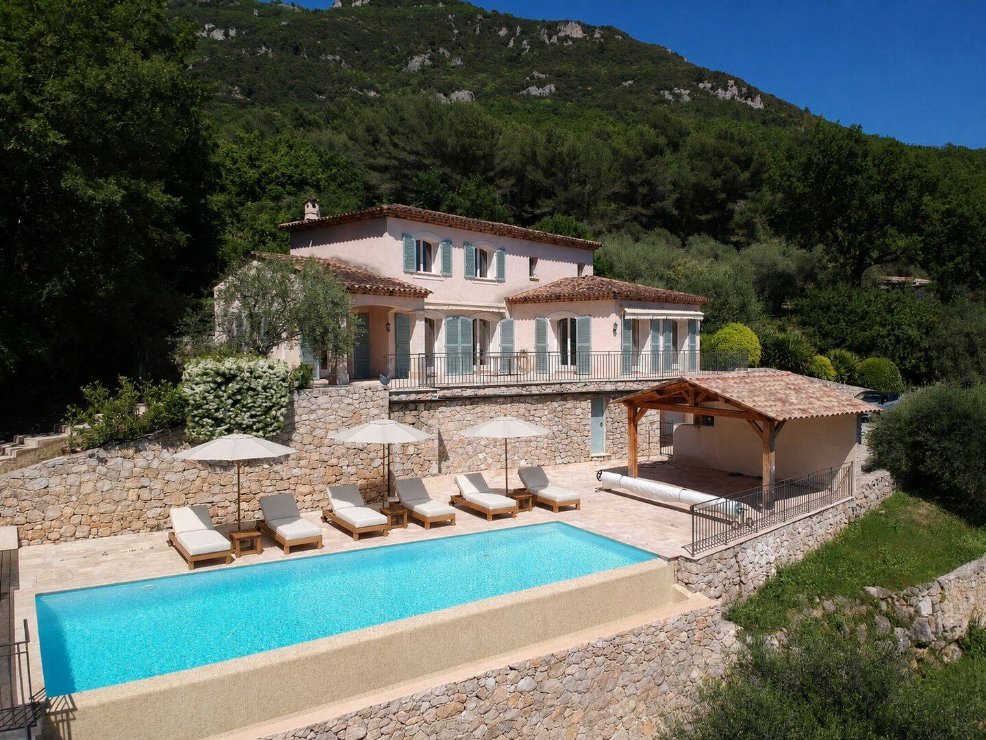 Maison 5 pièces 156 m² · à Tourrettes-sur-Loup · 156 m² · 975 000 €