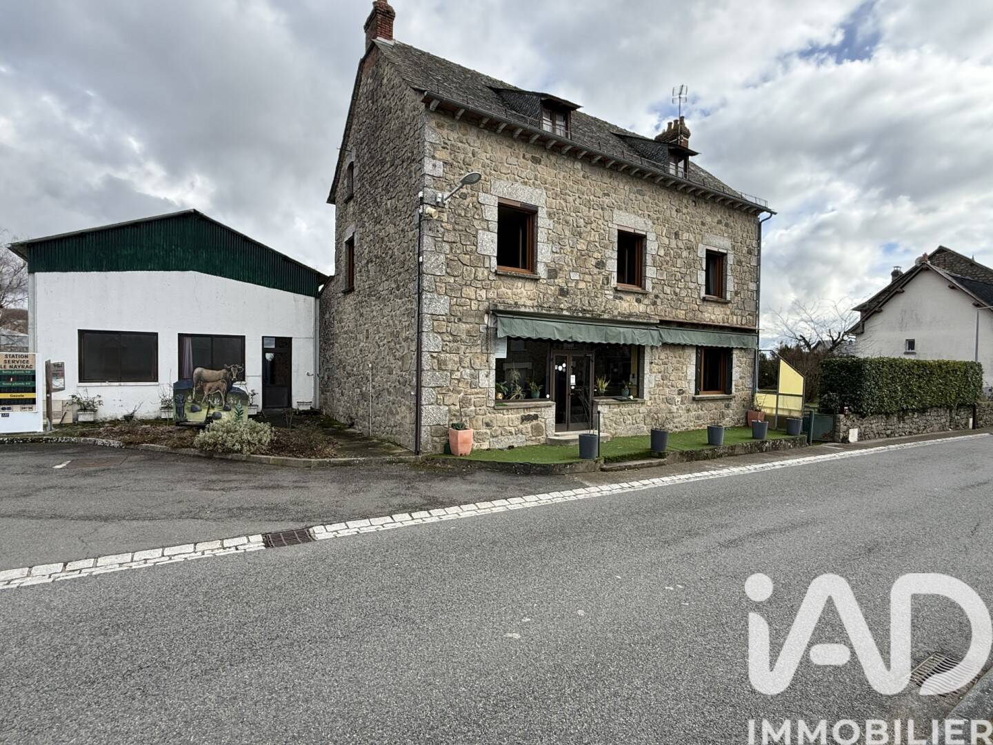 Maison 9 pièces 273 m² · à Le Nayrac · 272,6 m² · 169 000 €
