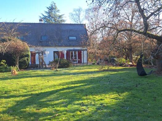 Maison à vendre 695 000 € 8 pièces 6 chambres 197 m² 3 524 m² de terrain Forges-les-Bains 91470