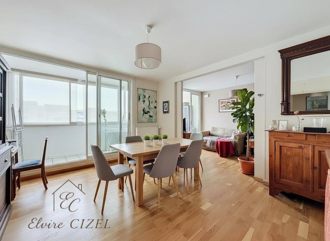 Appartement 4 pièces 78 m² · à Saint-Pierre-des-Corps · 78 m² · 82 000 €