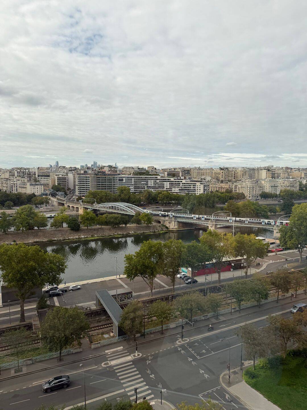 Appartement 3 pièces 70 m² · à Paris 15ème Arrondissement · 70 m² · 4 500 €/mois