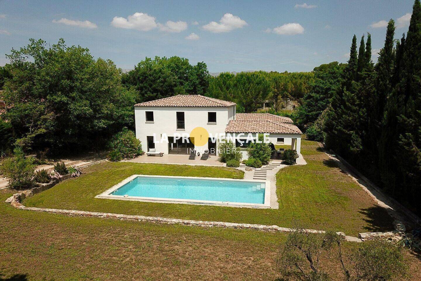 Maison 6 pièces 231 m² · à Peynier · 231 m² · 1 040 000 €