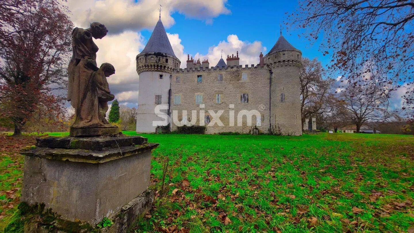 Maison 40 pièces 300 m² · à Nevers · 300 m² · 950 000 €