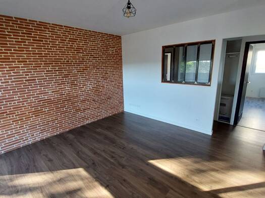 Appartement à louer 765 € 3 pièces 2 chambres 58 m² Étage 2/3 Villefranche-de-Lauragais 31290