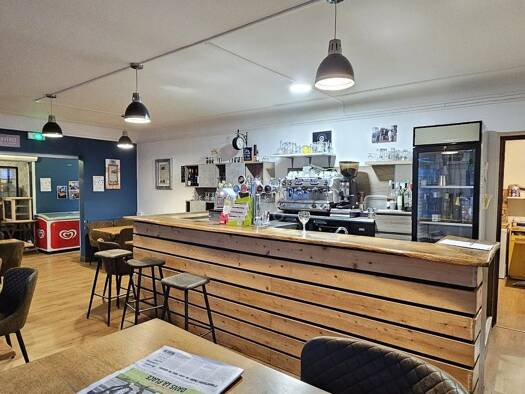 Bar / Café à vendre Fonds de commerce 139 000 € 210 m² d'espace de restauration Thiberville 27230