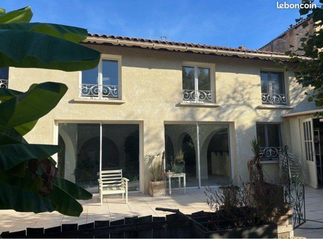Maison 7 pièces 250 m² · à Léognan · 250 m² · 585 000 €