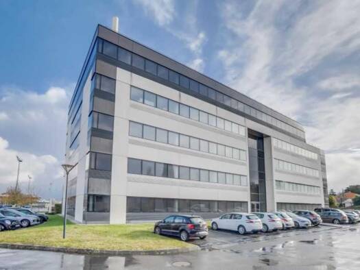 Espace bureau à louer 2 407 € 1 997 m² de bureaux divisible à partir de 174 m² Bascule Oratoire Colomiers 31770