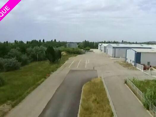 Entrepôt à louer 10 260 € 2 297 m² d'espace de stockage Campagne Tarascon 13150