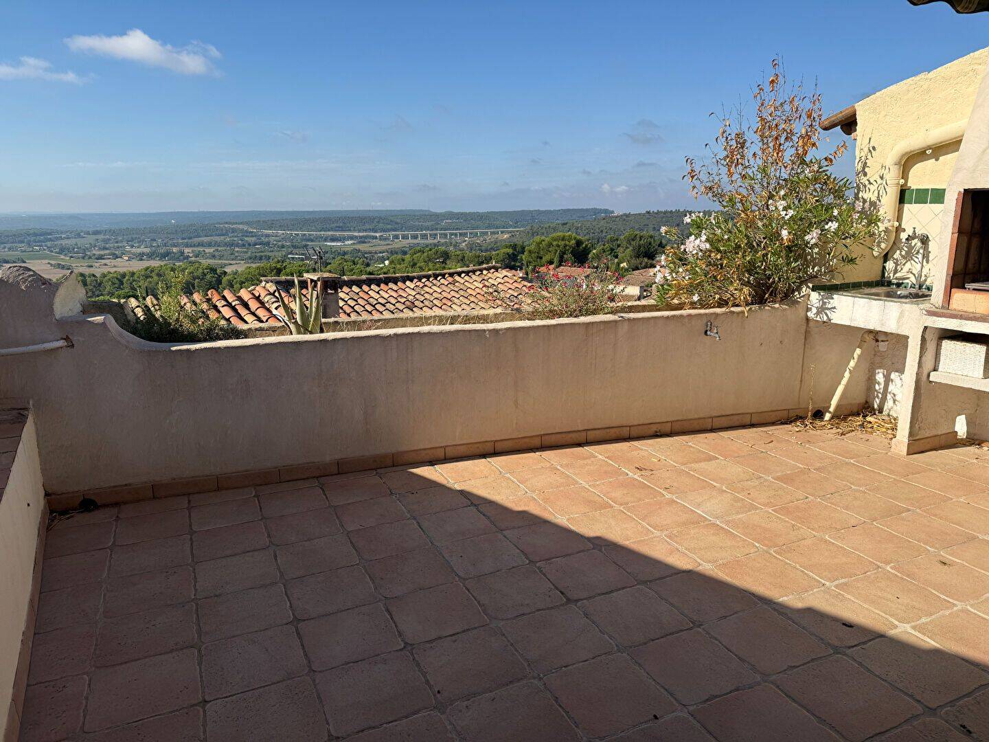 Appartement 3 pièces 113 m² · à Éguilles · 113 m² · 1 570 €/mois
