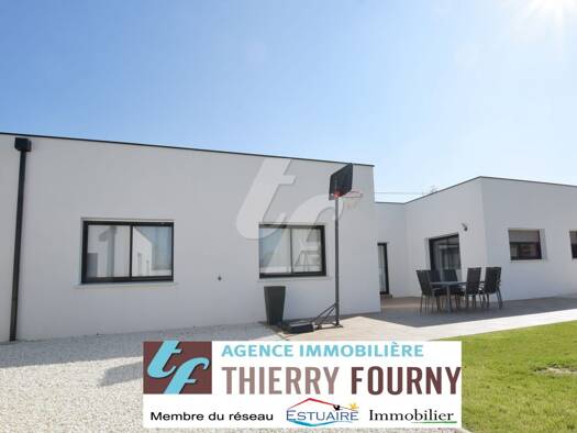 Maison de plain-pied à vendre 399 550 € 5 pièces 4 chambres 146 m² 650 m² de terrain Héric 44810