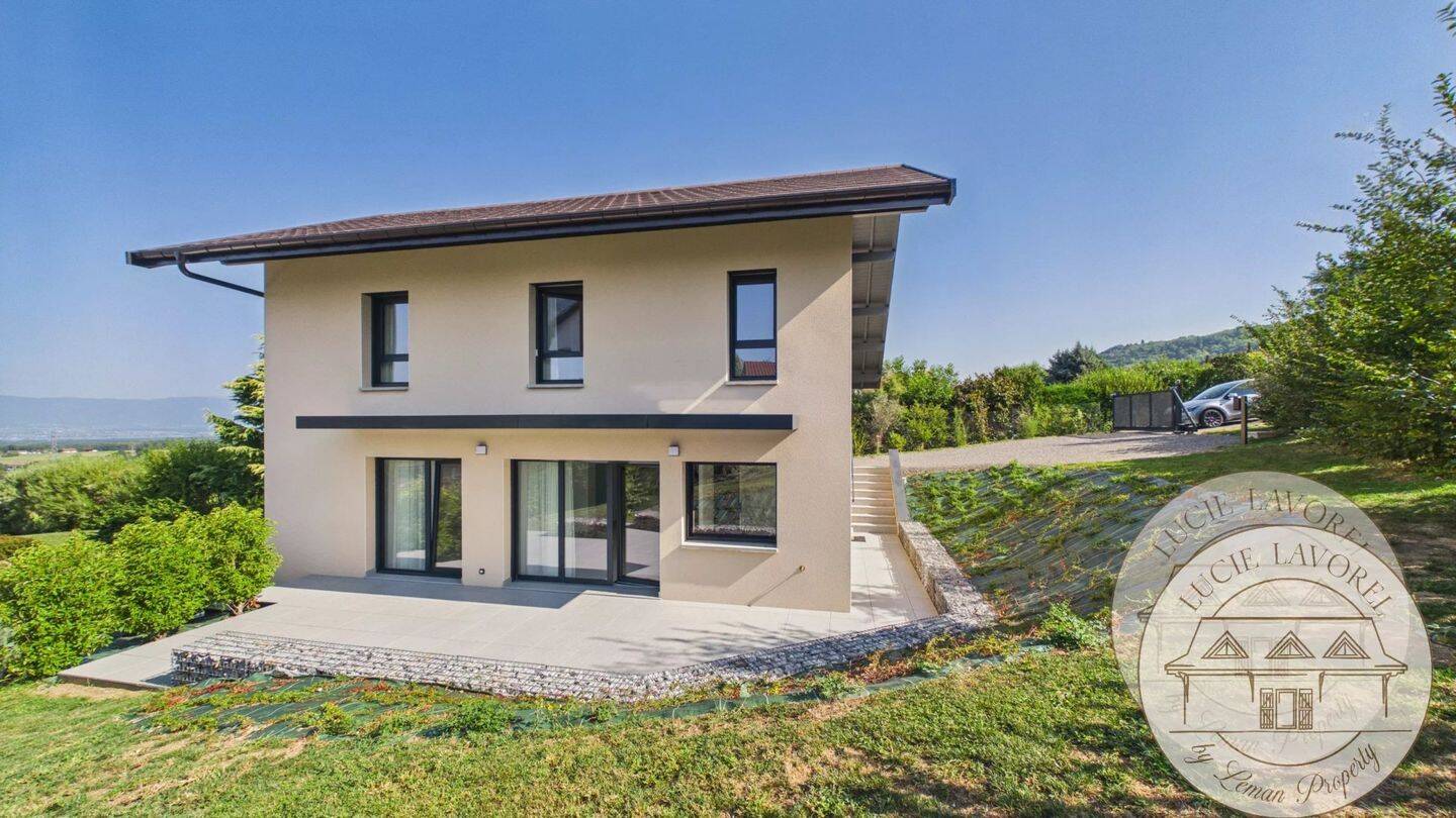 Maison 5 pièces 117 m² · à Saint-Cergues · 116,9 m² · 3 000 €