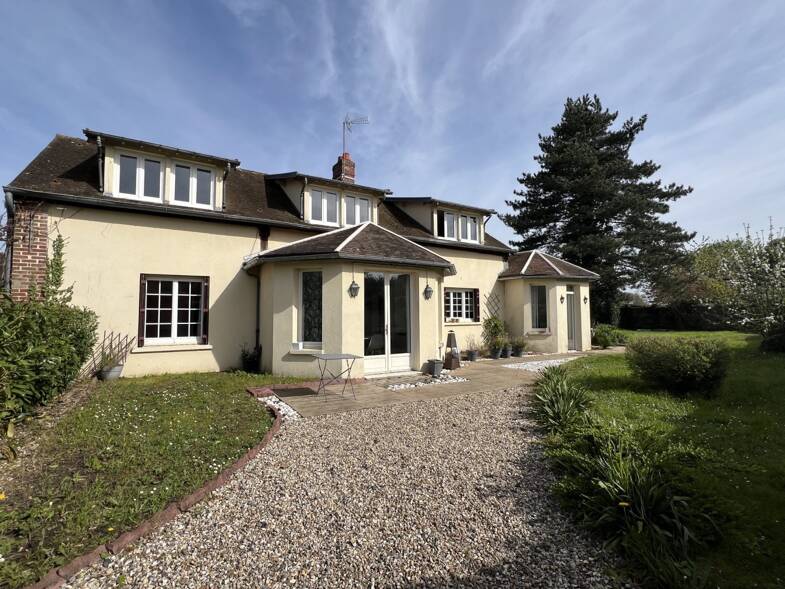 Maison à vendre 414 000 € 8 pièces 5 chambres 215 m² 947 m² de terrain Vernon 27200