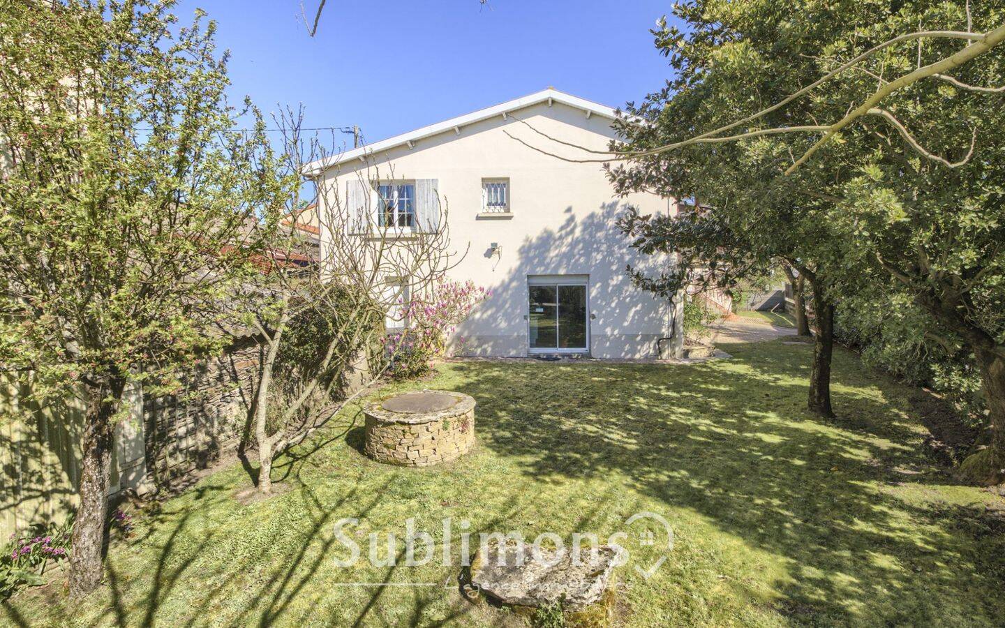 Maison 9 pièces 215 m² · à Saint-Julien-de-Concelles · 215 m² · 299 900 €