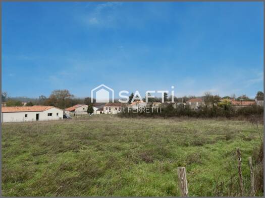 Terrain constructible à vendre 47 250 € 889 m² de terrain Péault 85320