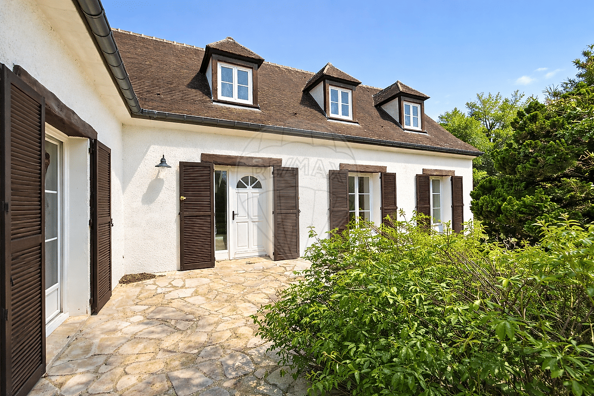 Maison 7 pièces 235 m² · à Senlis · 235 m² · 499 000 €
