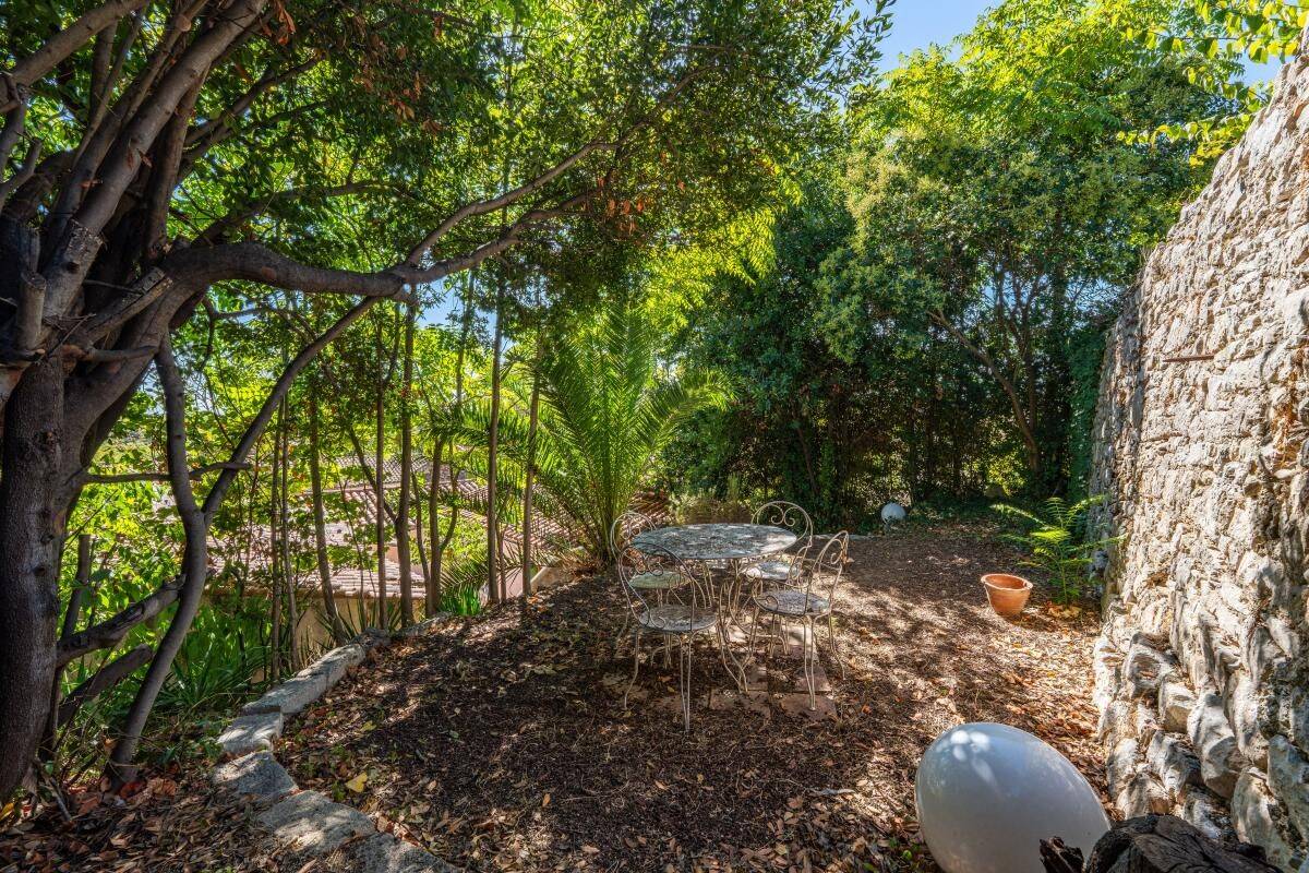 Appartement 5 pièces 82 m² · à Assas · 82 m² · 250 000 €