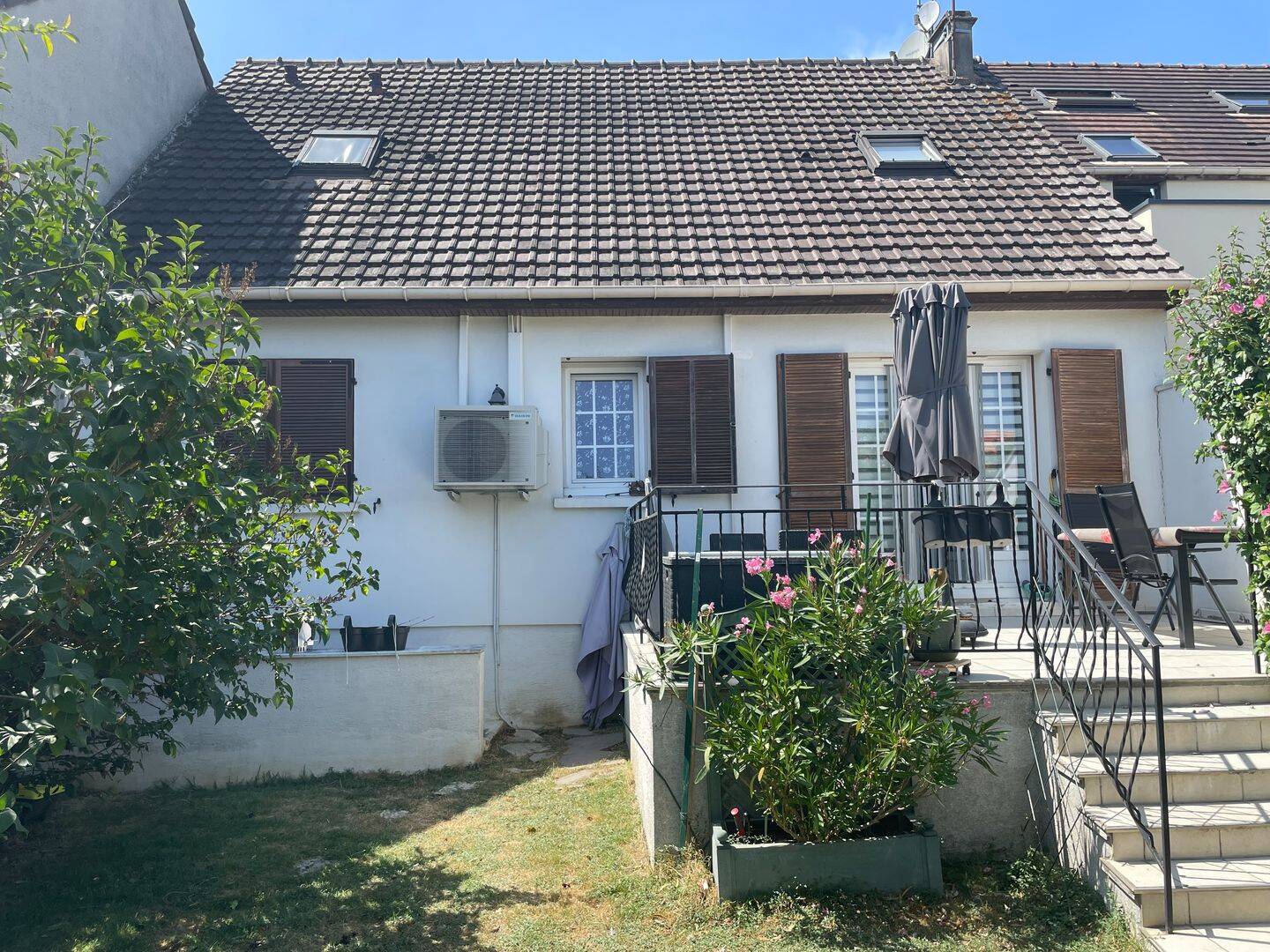 Maison 6 pièces 111 m² · à Ris-Orangis · 111 m² · 349 000 €