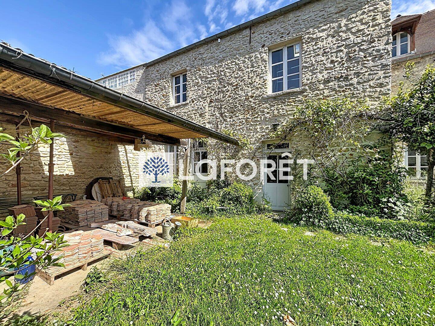 Maison 4 pièces 79 m² · à Saint-Nom-la-Bretèche · 78,5 m² · 260 000 €