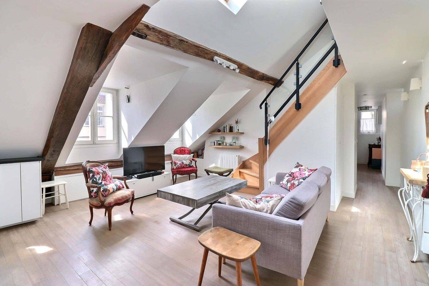 Appartement 1 pièce 42 m² · à Paris 9ème Arrondissement · 42 m² · 2 180 €/mois