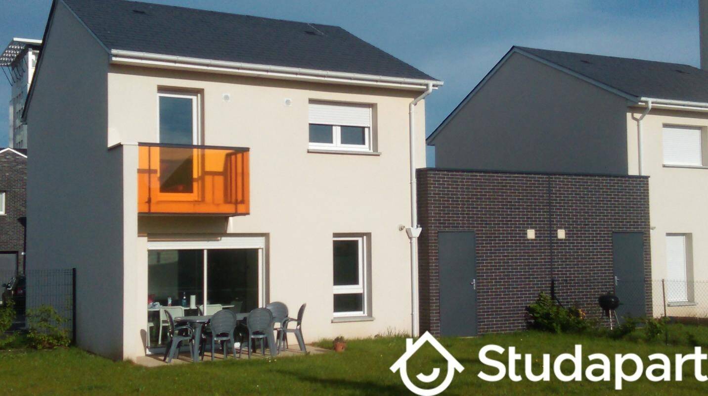1 pièce 12 m² · à Saint-Étienne-du-Rouvray · 12 m² · 450 €