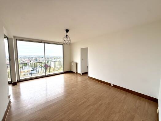 Appartement à vendre 156 000 € 3 pièces 2 chambres 65 m² Étage 10/12 Docteur Albert Calmette Le Blanc-Mesnil 93150