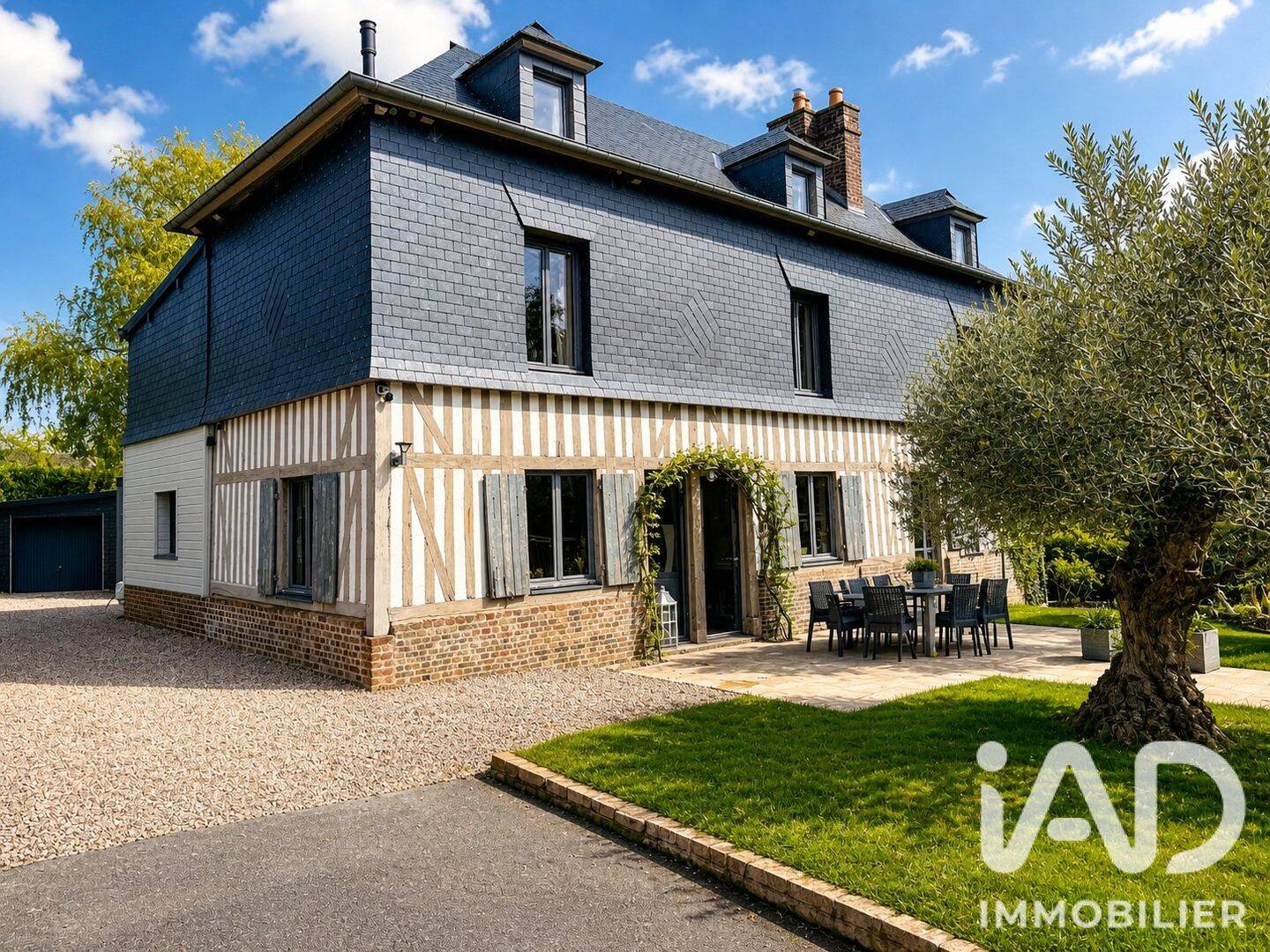 Maison 10 pièces 196 m² · à Fourneville · 196 m² · 698 000 €