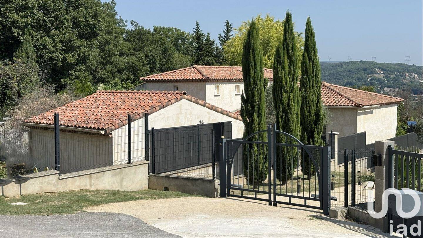 Maison 7 pièces 154 m² · à Saint-Julien-de-Peyrolas · 154 m² · 315 000 €