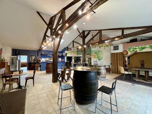 Demeure à vendre 1 570 000 € 12 pièces 11 chambres 1 032 m² 15 004 m² de terrain La Chapelle-Heulin 44330