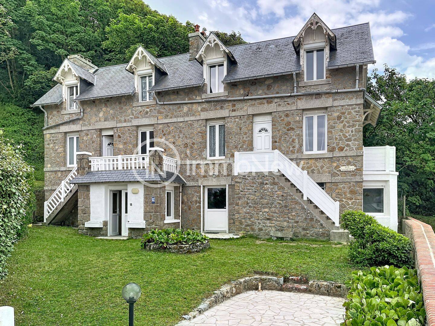 Maison 13 pièces 160 m² · à Carolles · 160 m² · 699 900 €