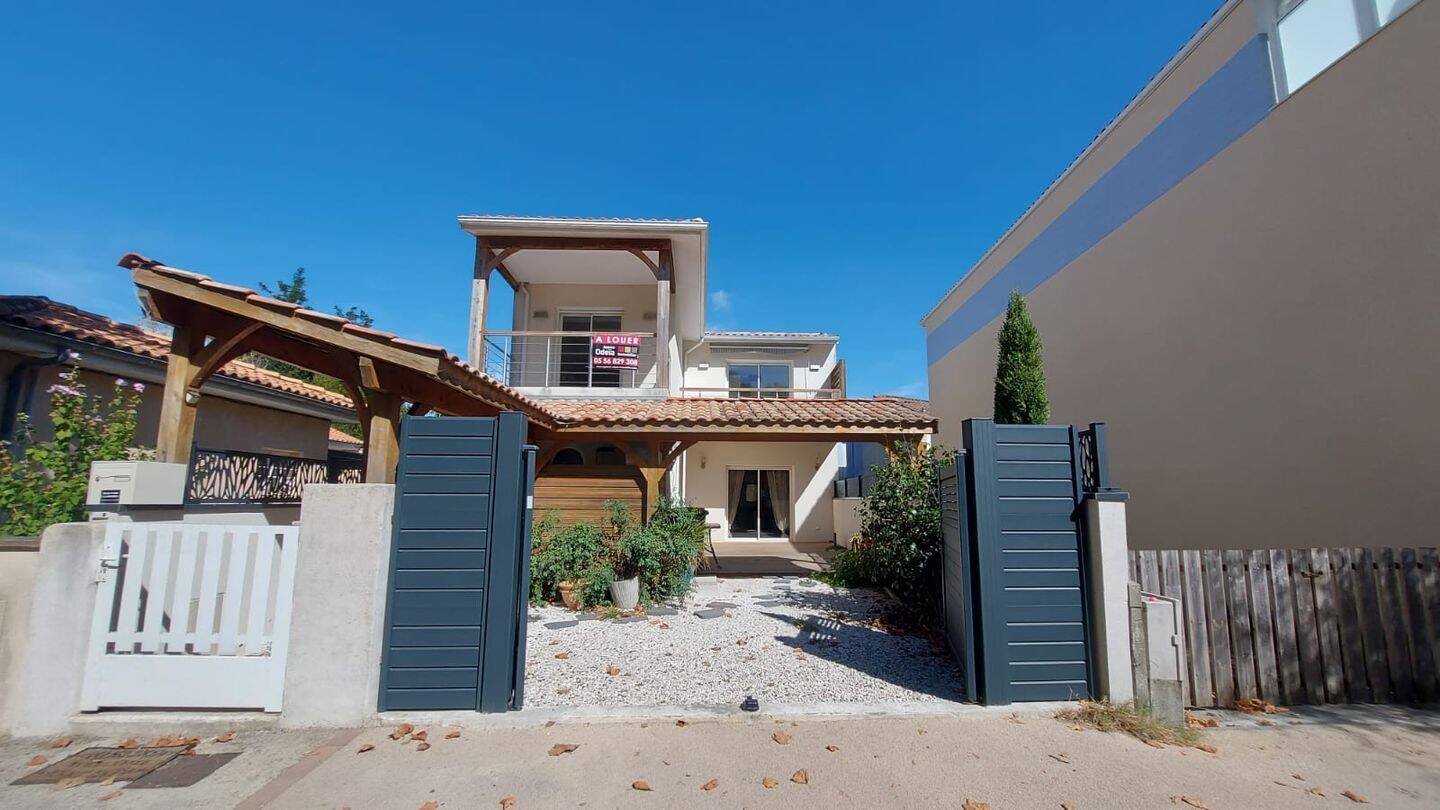 Maison 5 pièces 131 m² · à Audenge · 130,8 m² · 1 215 €/mois