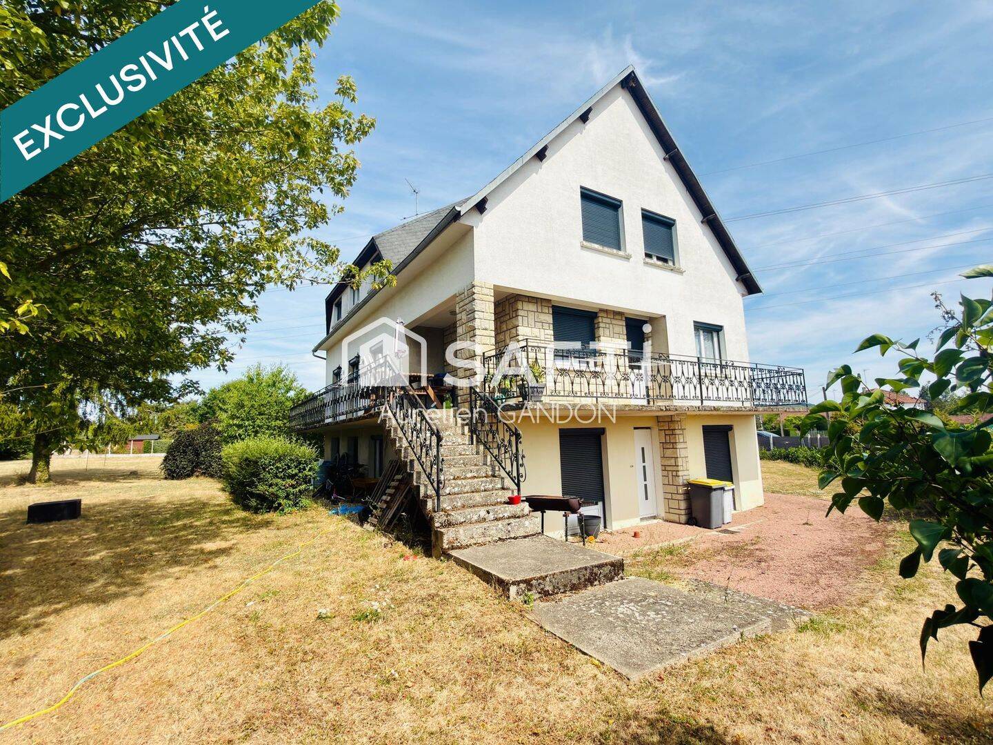 Maison 9 pièces 234 m² · à Cézy · 234 m² · 190 000 €