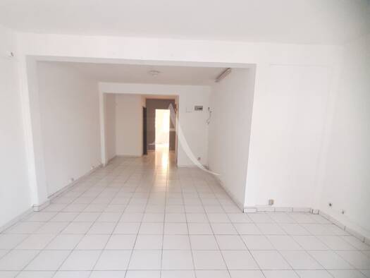 Local d'activités à louer 995 € 58 m² d'espace de stockage Fort-de-France 97200