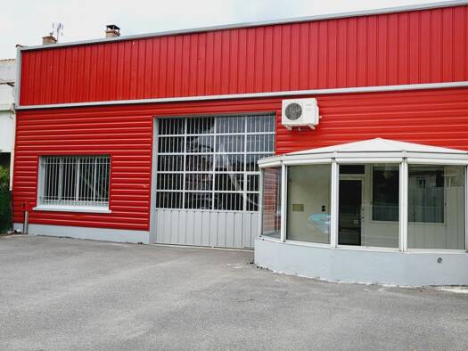 Local commercial à louer 2 000 € 320 m² de surface de vente Hauts de Serre-Romieu-Maquens Carcassonne 11000