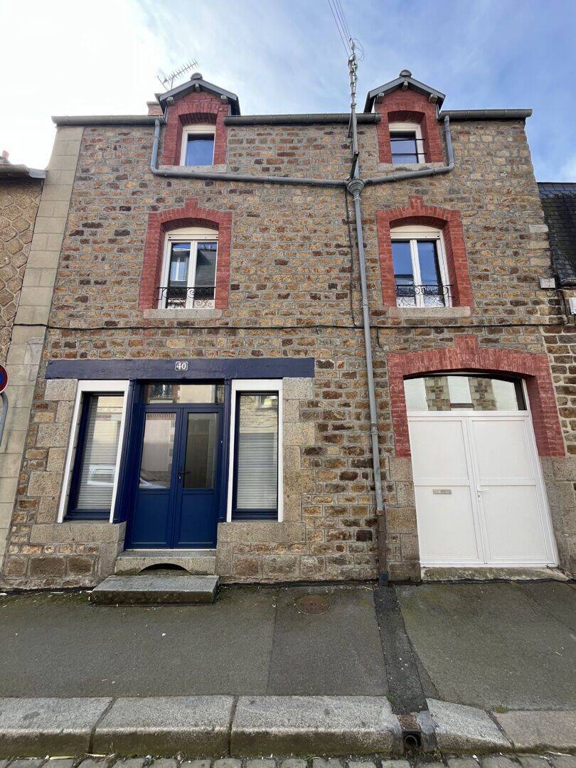 Maison 8 pièces 158 m² · à Fougères · 158 m² · 219 300 €