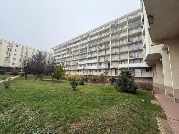 Appartement à vendre 130 500 € 2 pièces 1 chambre 42,9 m² Étage 2/15 La Prevote Thiais 94320