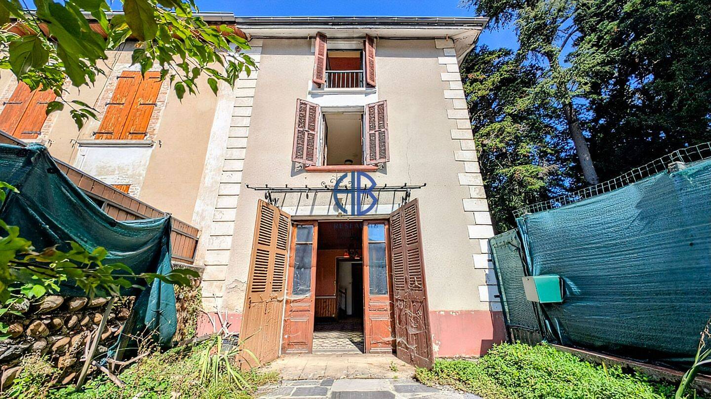 Maison 6 pièces 110 m² · à Saint-Étienne-de-Saint-Geoirs · 110 m² · 115 000 €