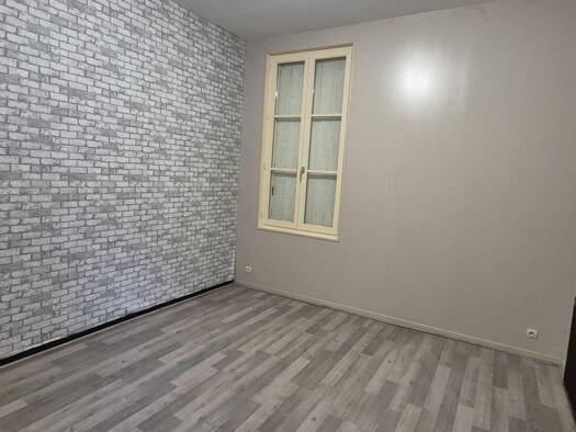 Appartement à louer 455 € 2 pièces 1 chambre 58 m² Étage 1/3 Centre Ville-Fenet-Petit Puy Saumur 49400